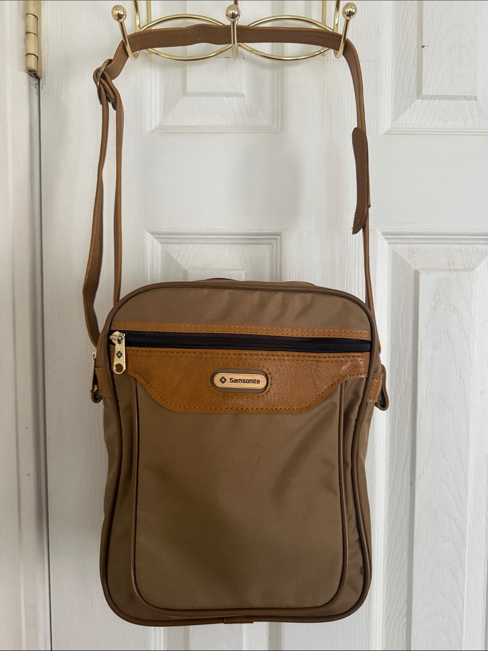 Samsonite Vintage Brown/Tan Crossbody Messenger Bag